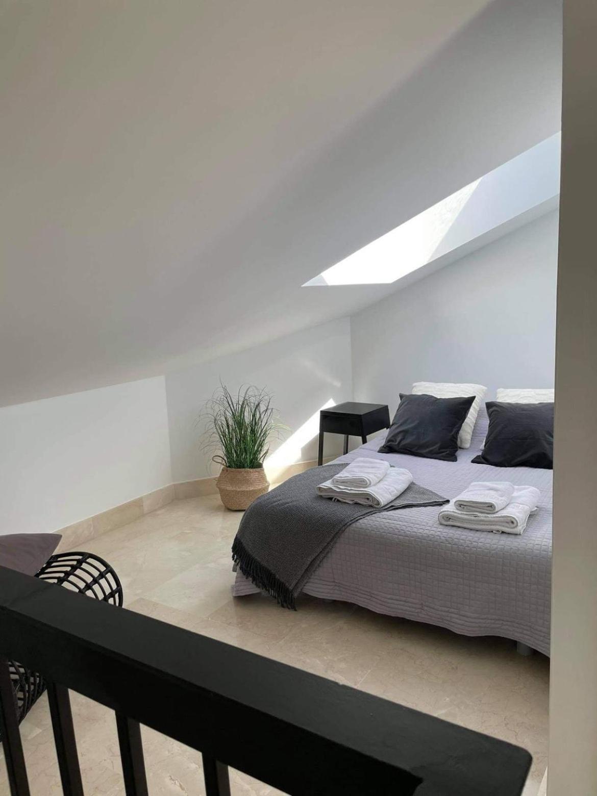 Penthouse With Sea Views In Marbellaアパートメント エクステリア 写真
