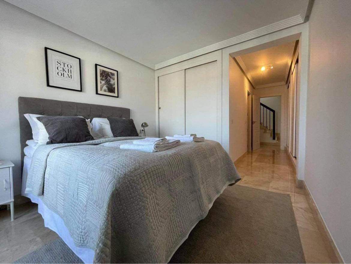 Penthouse With Sea Views In Marbellaアパートメント エクステリア 写真